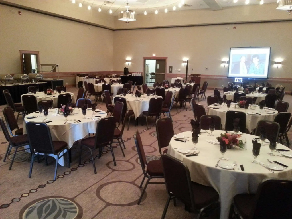 Best Western Plus Rose Country Hotel