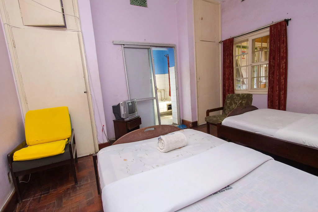 New East View Hotel