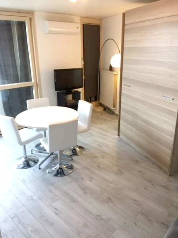 Apartment With one Bedroom in Balaruc-les-bains, With Wonderful Lake V