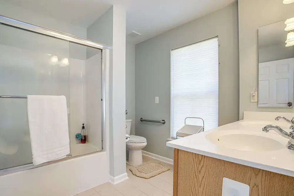 Deck, Hot Tub & Resort Amenities: Ocean View Gem