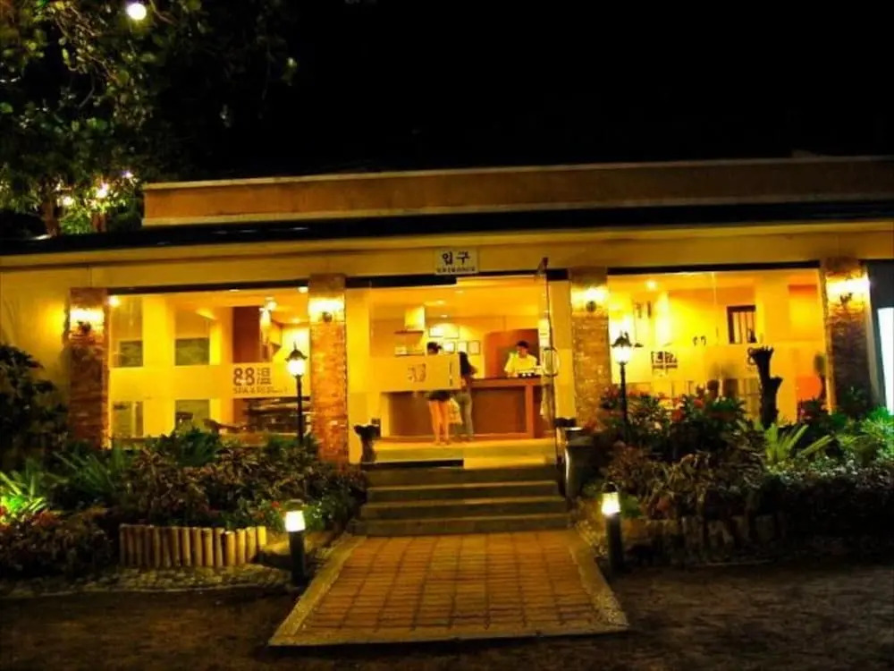 88 Hotspring Resort