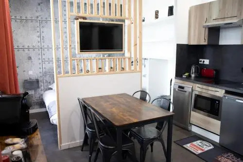 * Les Suites Aux Étoiles *