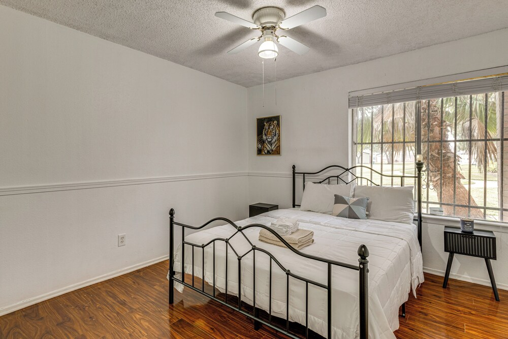 Quick Hwy Access: Family Retreat in Houston