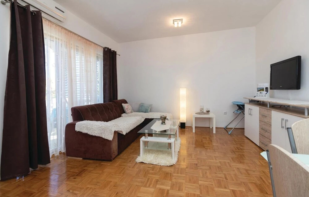 Awesome Home in Zadar With Wifi and 2 Bedrooms