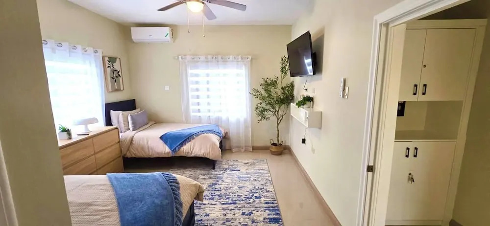 Island VYB Luxe Villa Ochi Rios With SOLAR system