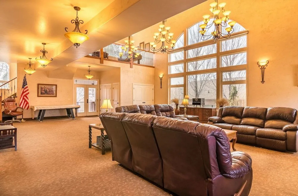 Family Crash Pad near SLC