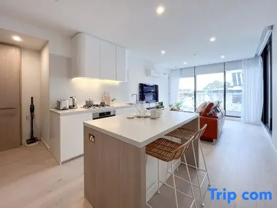 Modern Luxury 2B2B Sky Garden SmartTV