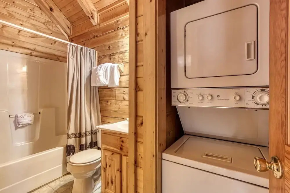 ER259- Country Charm Great Location, Close to town cabin