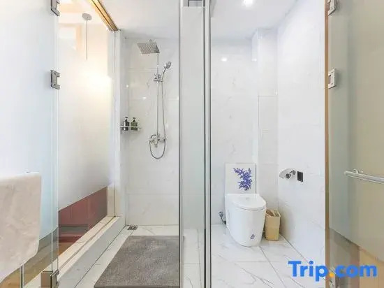 Vienna Classic Hotel (Qingdao Chengyang District Zhengyang Middle Road Subway Station)