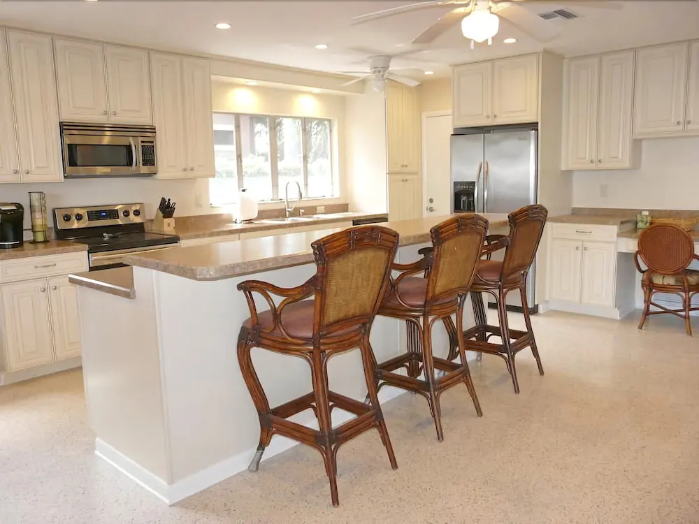 843 Buttonwood Court