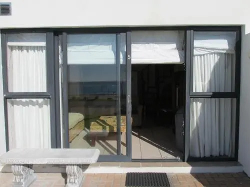 Point Village Accommodation - Santos 5