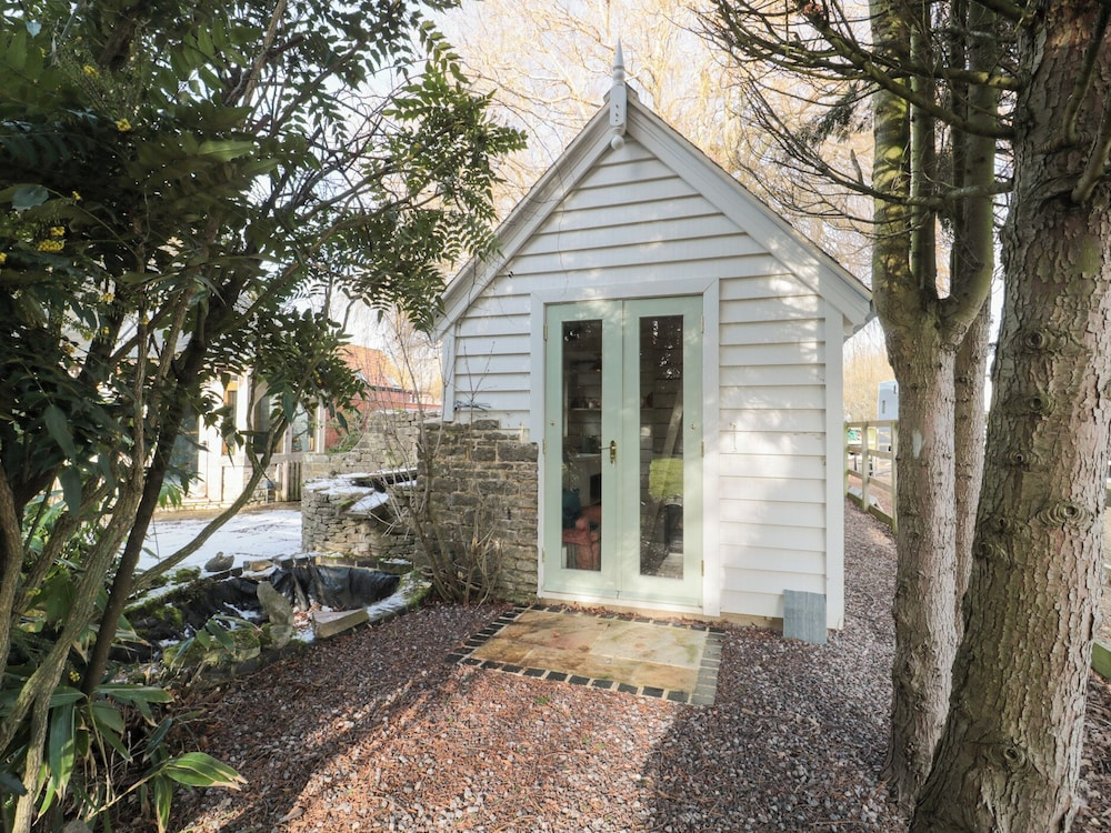 Shades Farm Summerhouse