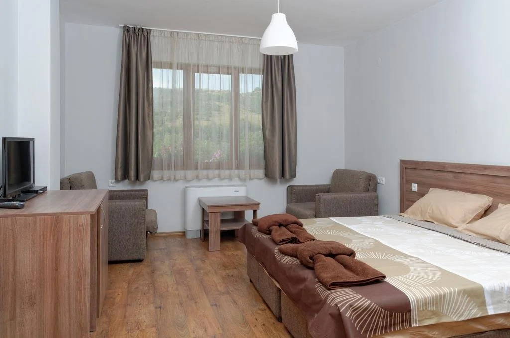 Alpine Garden Hotel