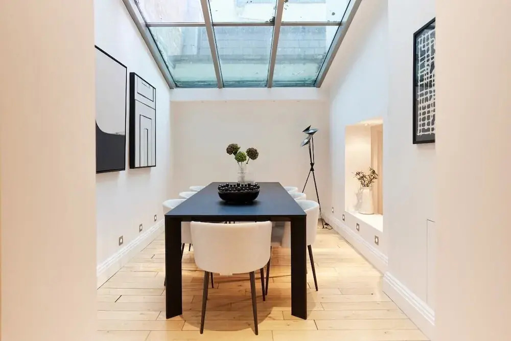 The Hyde Park Scenery Elegant 4BDR House with Study Room