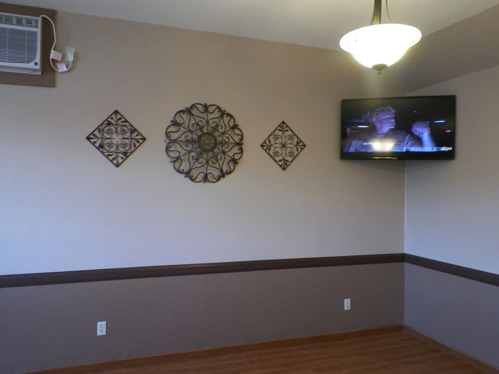 Country Motor Inn