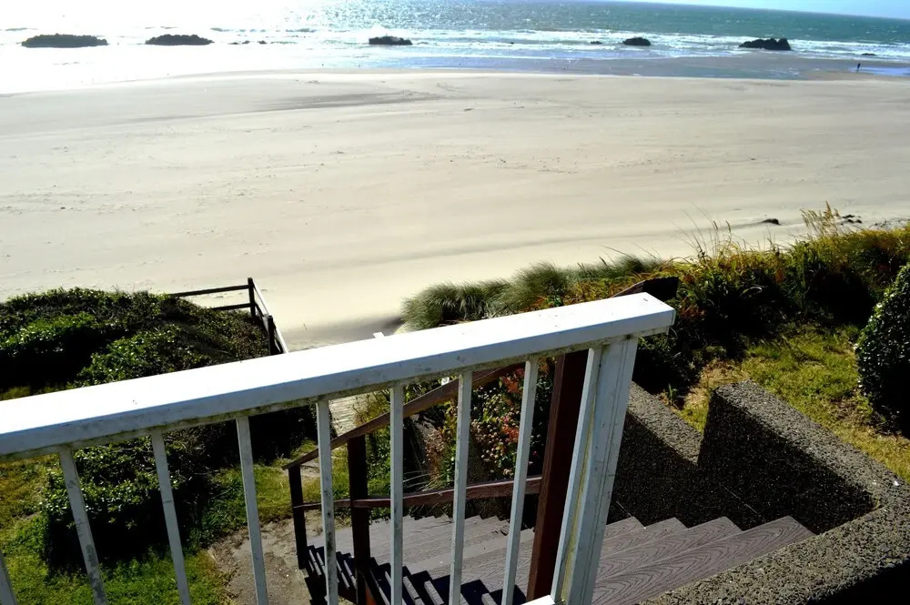 On the Beachfront Vacation Rentals