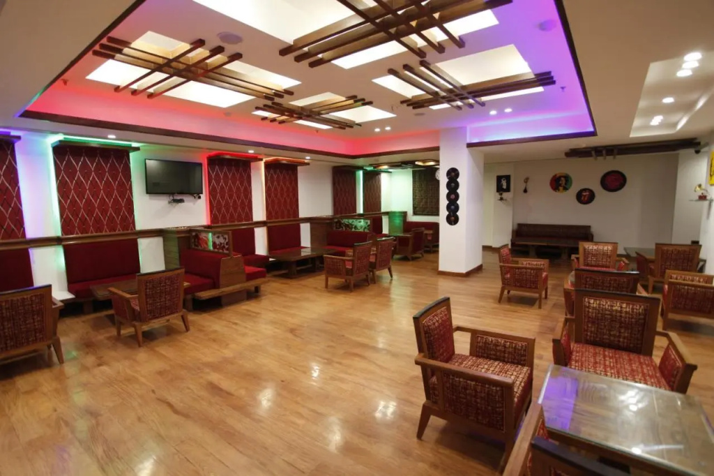 Hotel Saffron Leaf