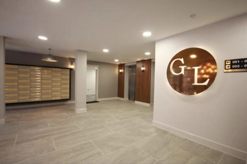 Luxury 1-bedroom Apartment With Free Parking