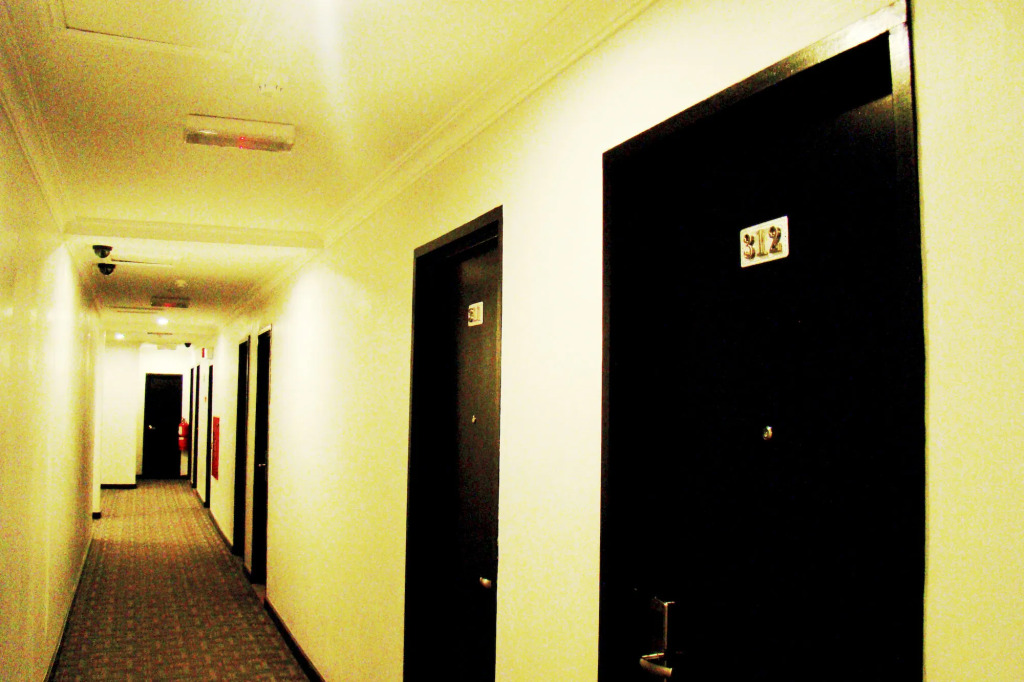 Adel Hotel