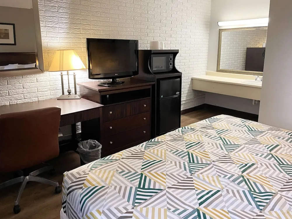 Rodeway Inn Wytheville near I-77 and I-81