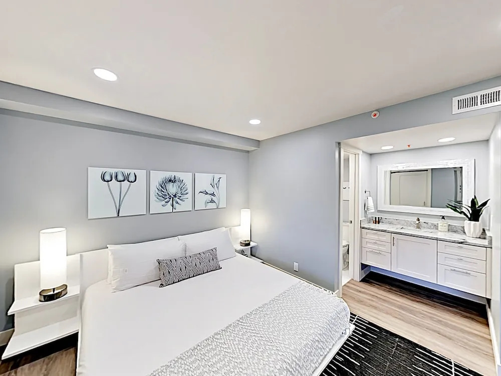 New Listing! Luxe Remodeled Getaway 2 Bedroom Condo