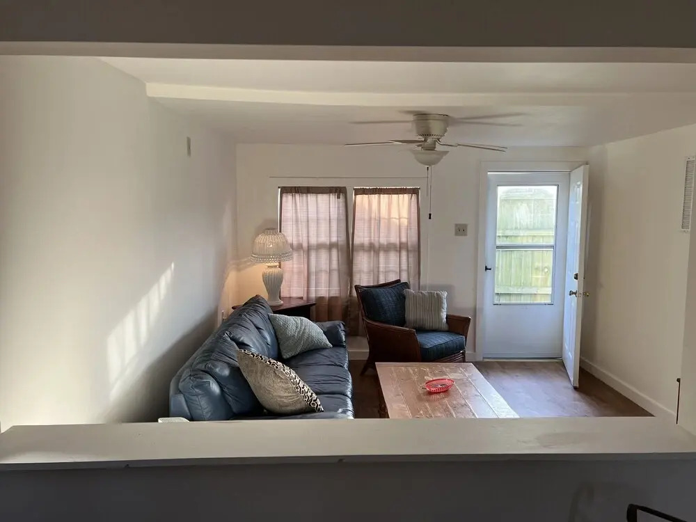 Sandy Mutts At The Beach 1 Bedroom Cottage by RedAwning
