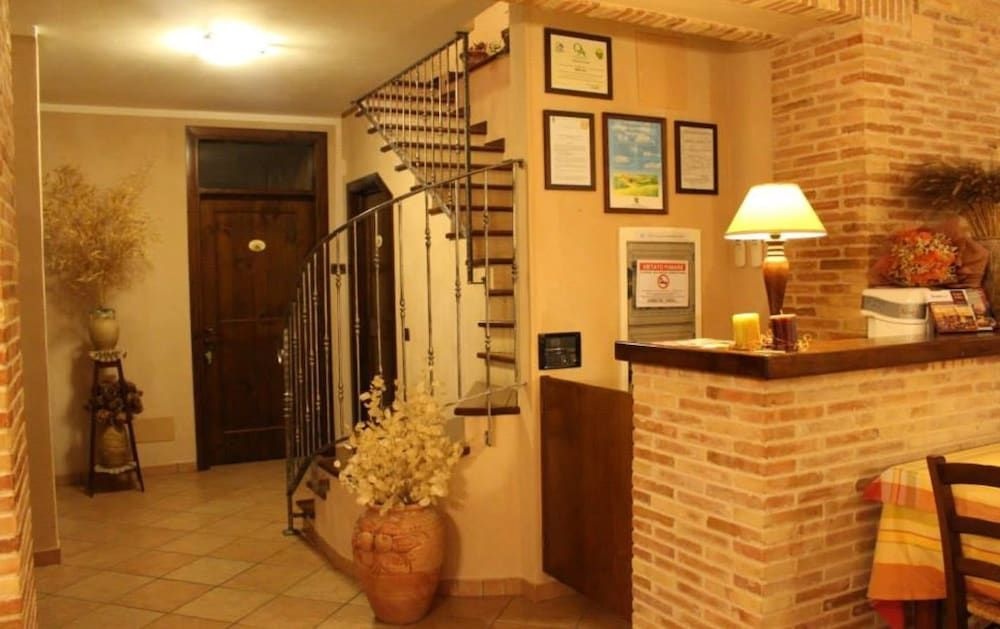 Angelucci Agriturismo con Camere e Agri Camping