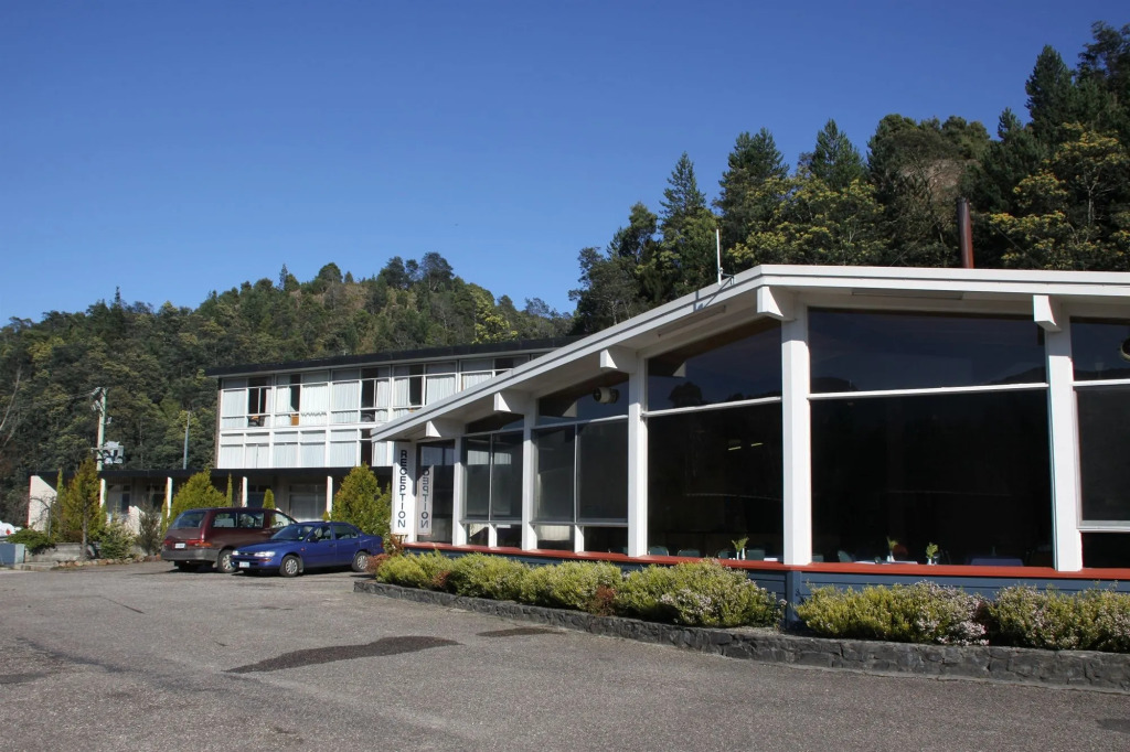 Silver Hills Motel