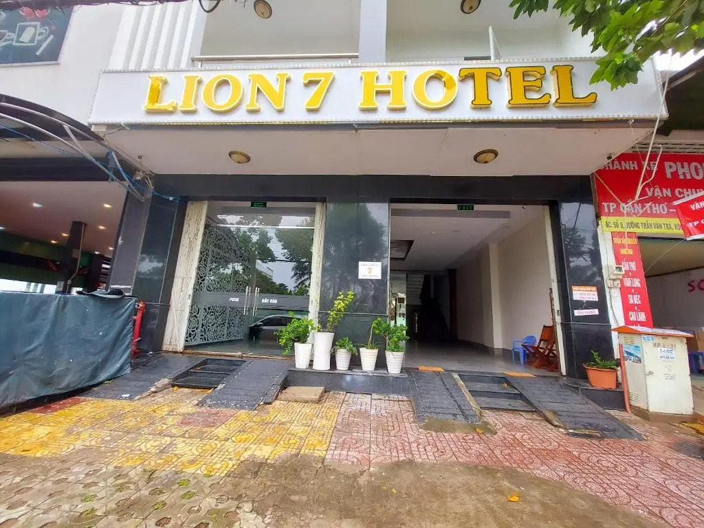 LION 7 HOTEL
