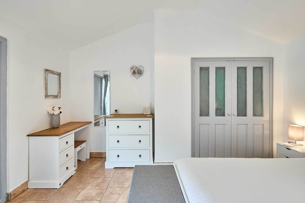 Host Stay Kestrel Cottage