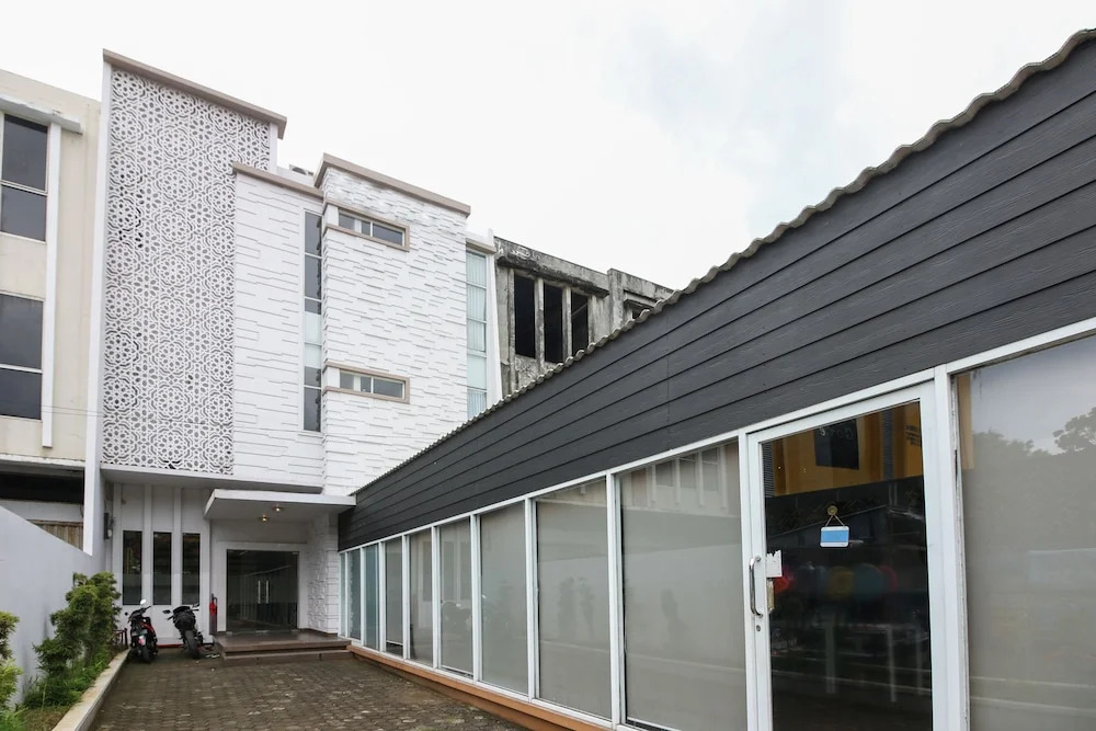 Airy Panakkukang Urip Sumoharjo 83 Makassar