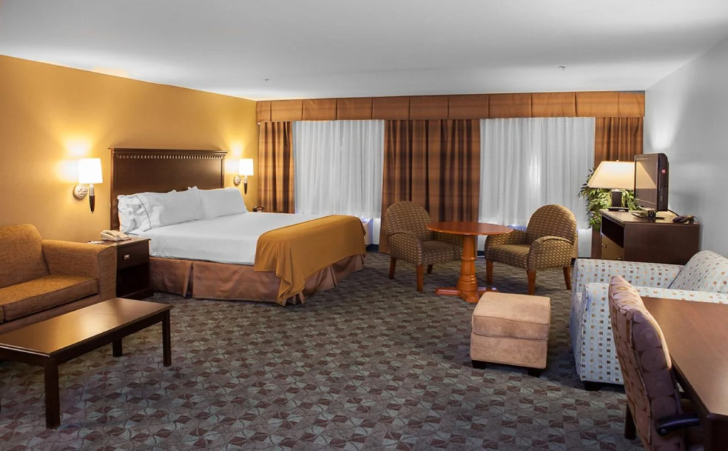 Holiday Inn Express Hotel & Suites Canton by IHG