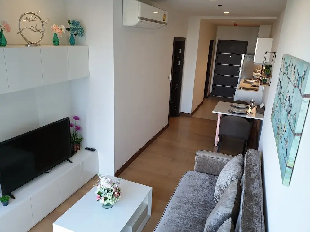 The Astra Luxury Suit condo