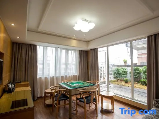 Yue Hai Jing Cheng Bo Yue Hotel