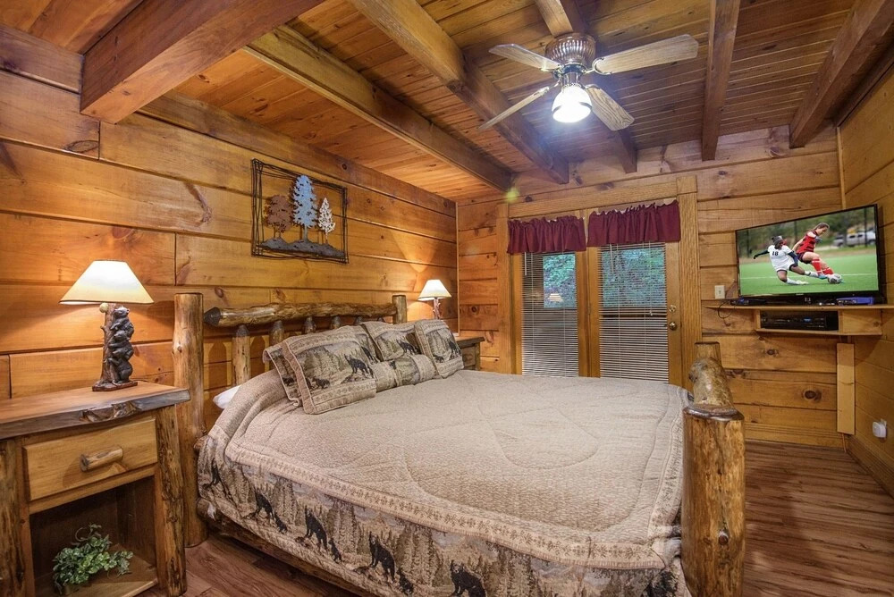 ER51 - Natures Grace Retreat - Great location, Close to all the action! cabin