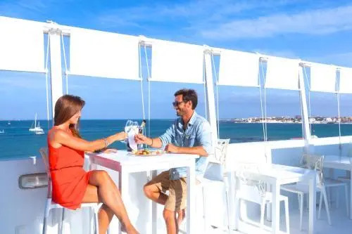 AVANTI Lifestyle Hotel