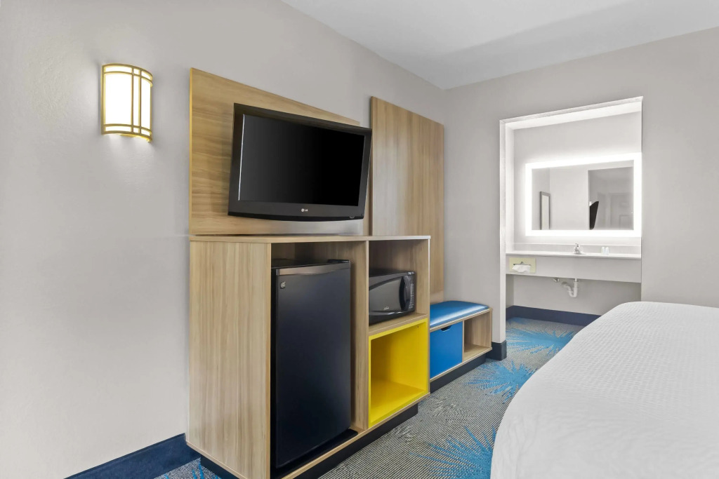 Days Inn by Wyndham Ocean Springs