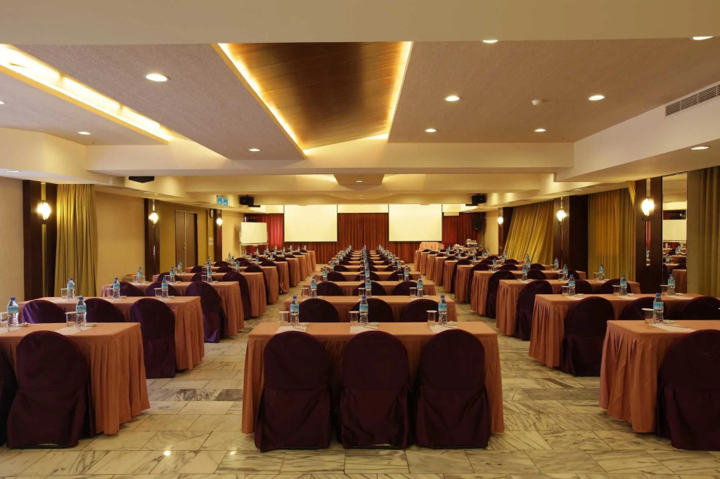 Resort One Hotel