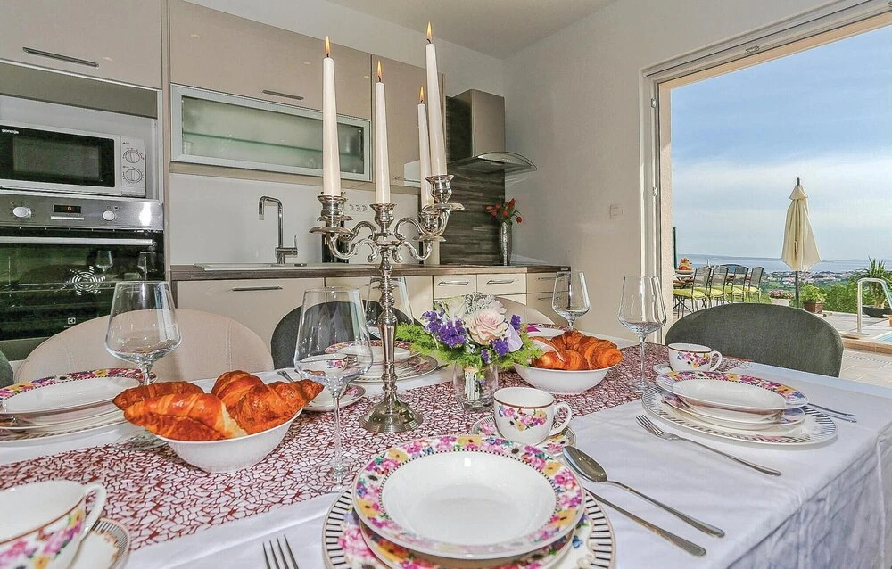 Luxurious Home In Kucine