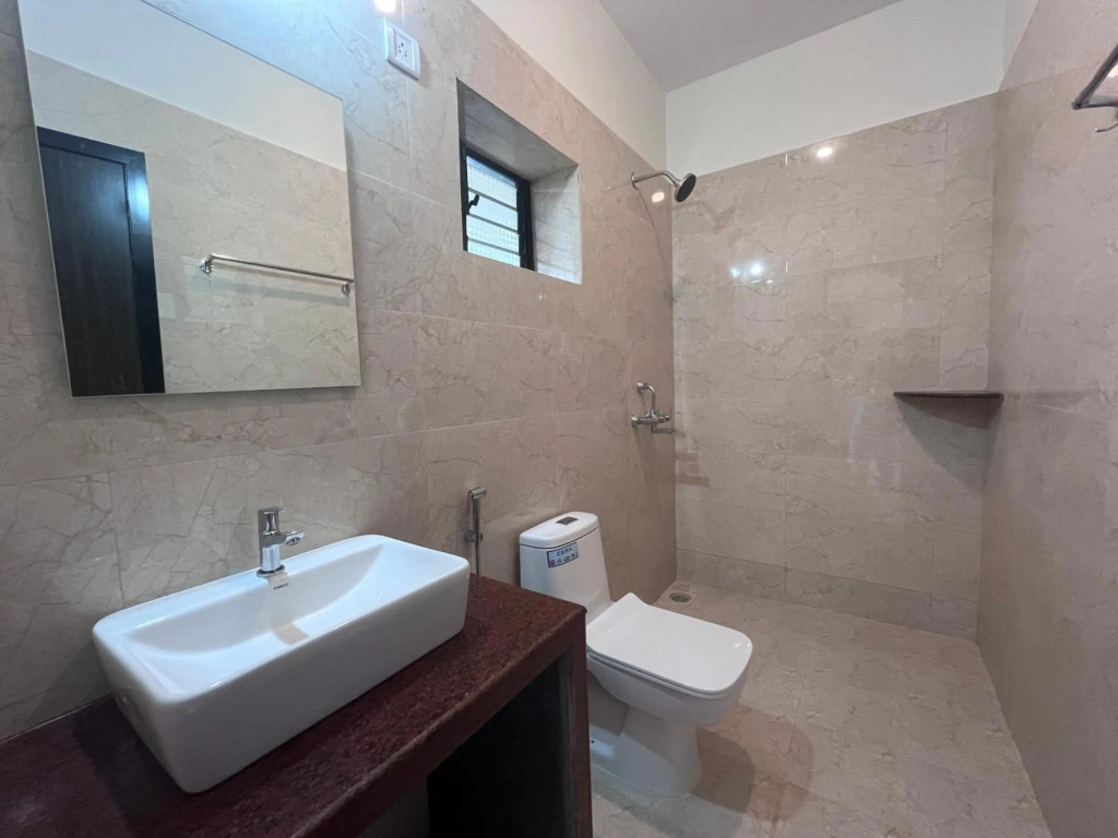 Morjim Sunset Guesthouse- Apartments with Kitchen & AC Rooms