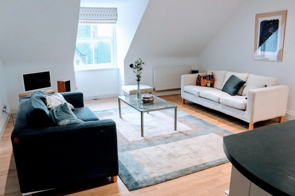 1 Bedroom Penthouse Apartment On Royal Mile
