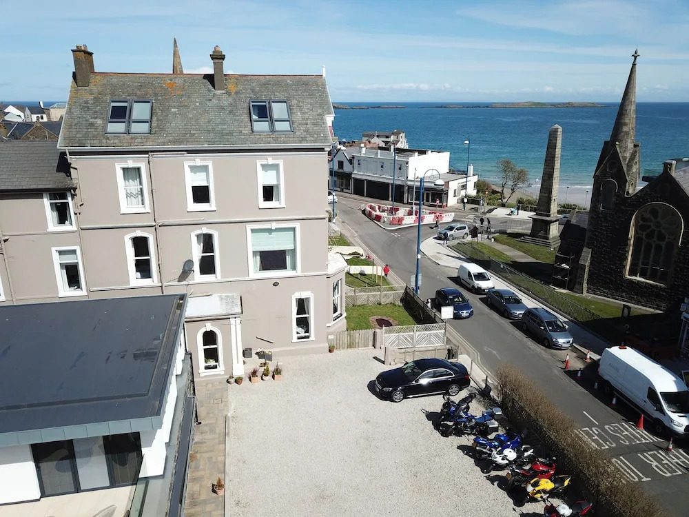 Antrim House Guest Rooms & Suites