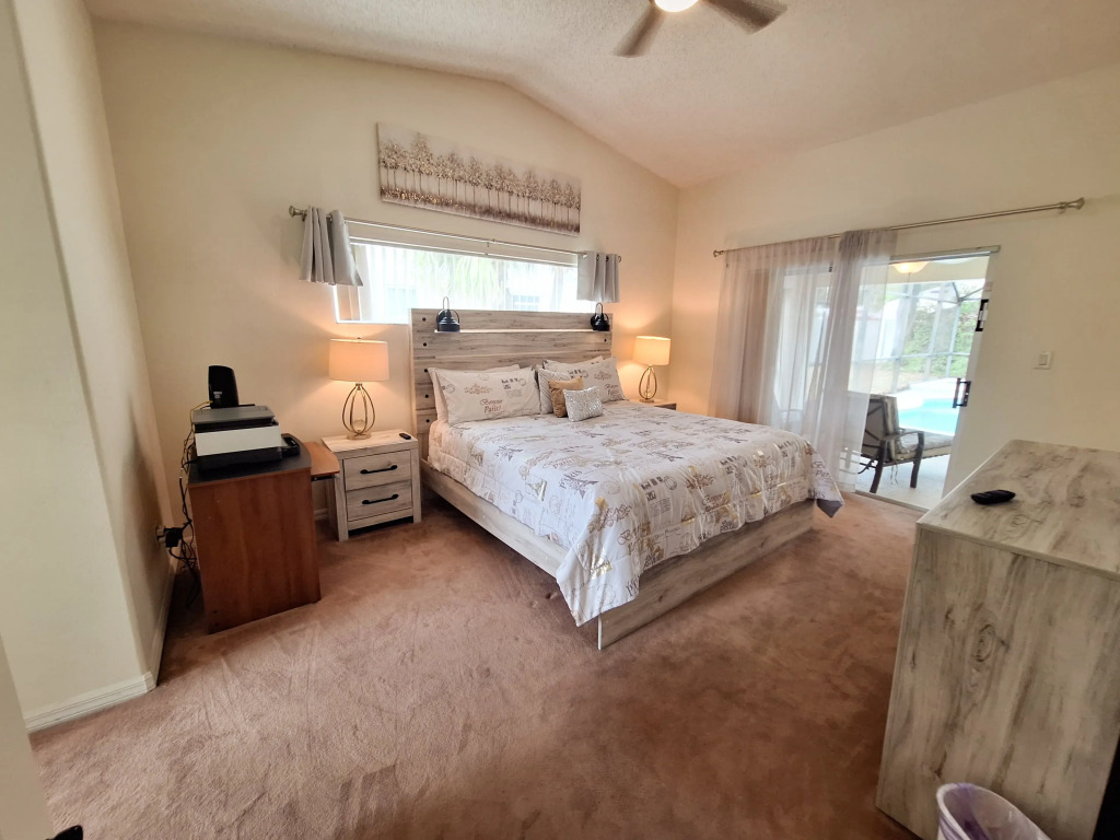 4 BED 3 BATH, OVERSIZED POOL AREA, GAMES ROOM, Clermont, US