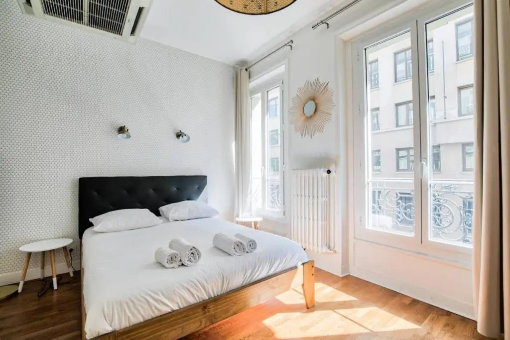 Appartement Lumineux proche de Saint-Lazare - 8P