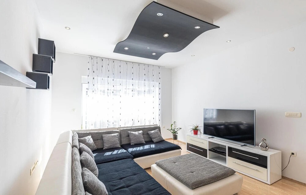 Nice Home in Kastel Stari With Wifi and 3 Bedrooms