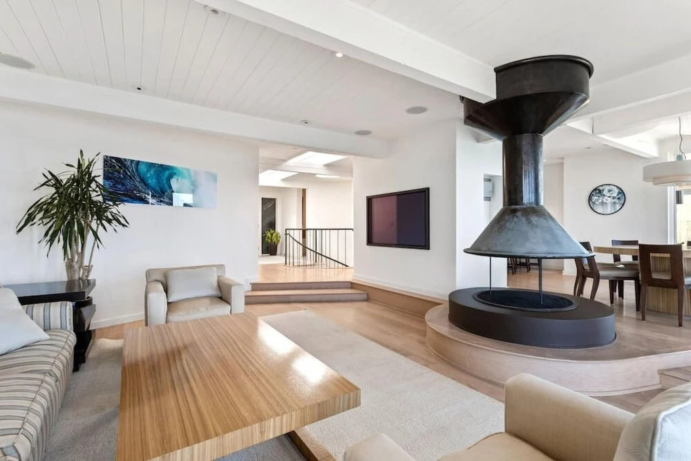 Coastline Villa In Malibu