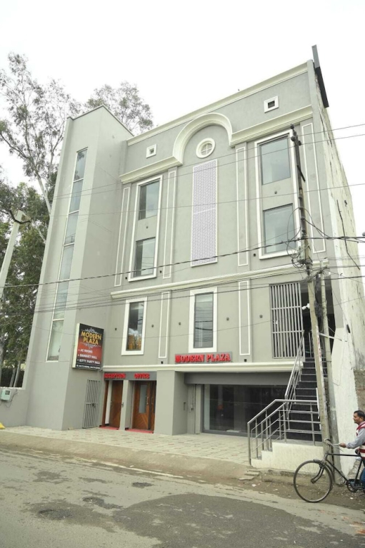 Hotel Modern Plaza