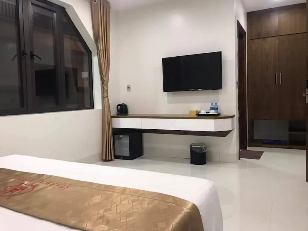 Starway Hotel