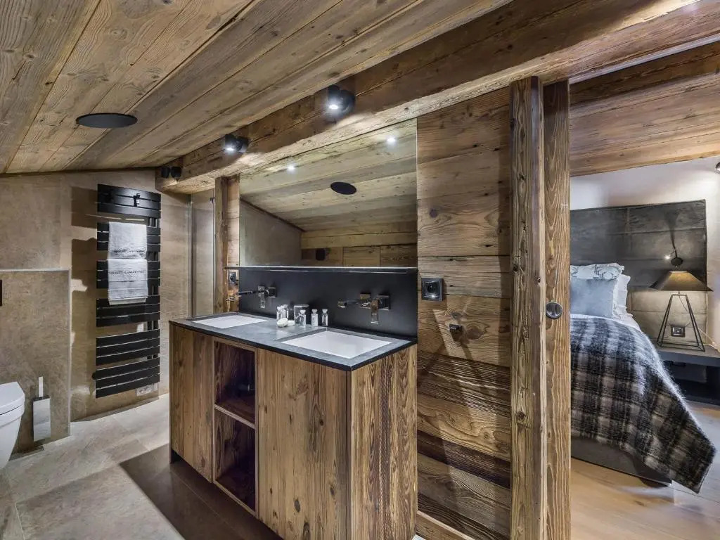 Chalet de luxe avec jacuzzi, salle cinéma et piscine au centre de Megève - FR-1-569-10