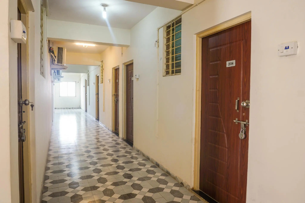 OYO 63323 Hotel Galaxy Inn